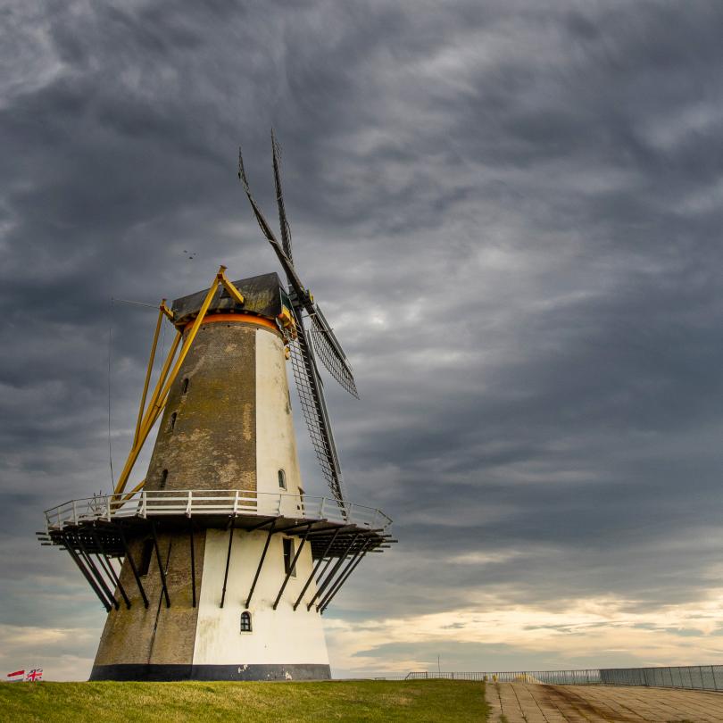 De Oranjemolen waakt over Vlissingen